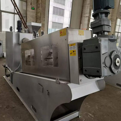 Απομακρύνοντας το νερό εξοπλισμός επεξεργασίας απόβλητου ύδατος μηχανών 20m3/H λάσπης Τύπου βιδών 304SS 316SS