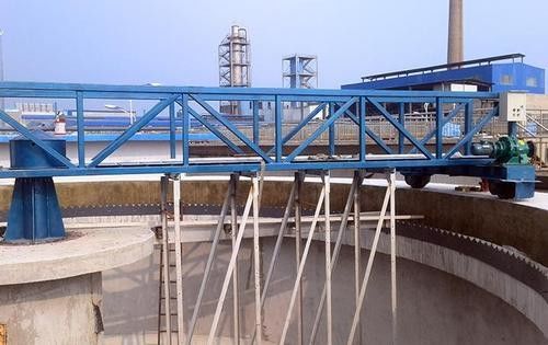 Εναλλάσσοντας κατώτατη μεταλλουργική ξύστρα που χρησιμοποιείται για την τετραγωνική λίμνη απόβλητου ύδατος