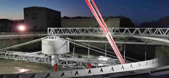 Διπλή μεταλλουργική ξύστρα λάσπης γεφυρών σωλήνων διακινούμενη που χρησιμοποιείται για το εργοστάσιο επεξεργασίας απόβλητου ύδατος