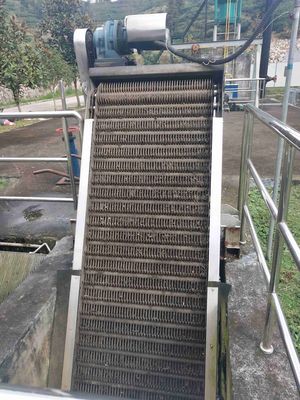 3.0KW μηχανική οθόνη φραγμών λυμάτων απόβλητου ύδατος οθόνης φραγμών ανοξείδωτου